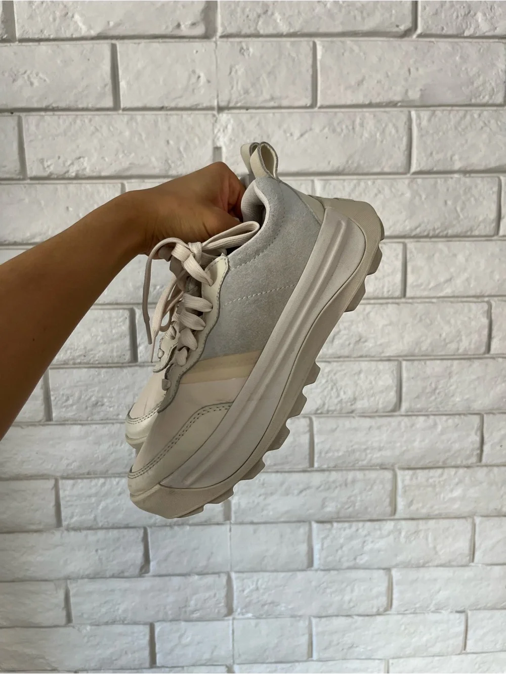 Sorel Ona 503 Everyday Low Sneaker in Sand/Beige Size 7.5
